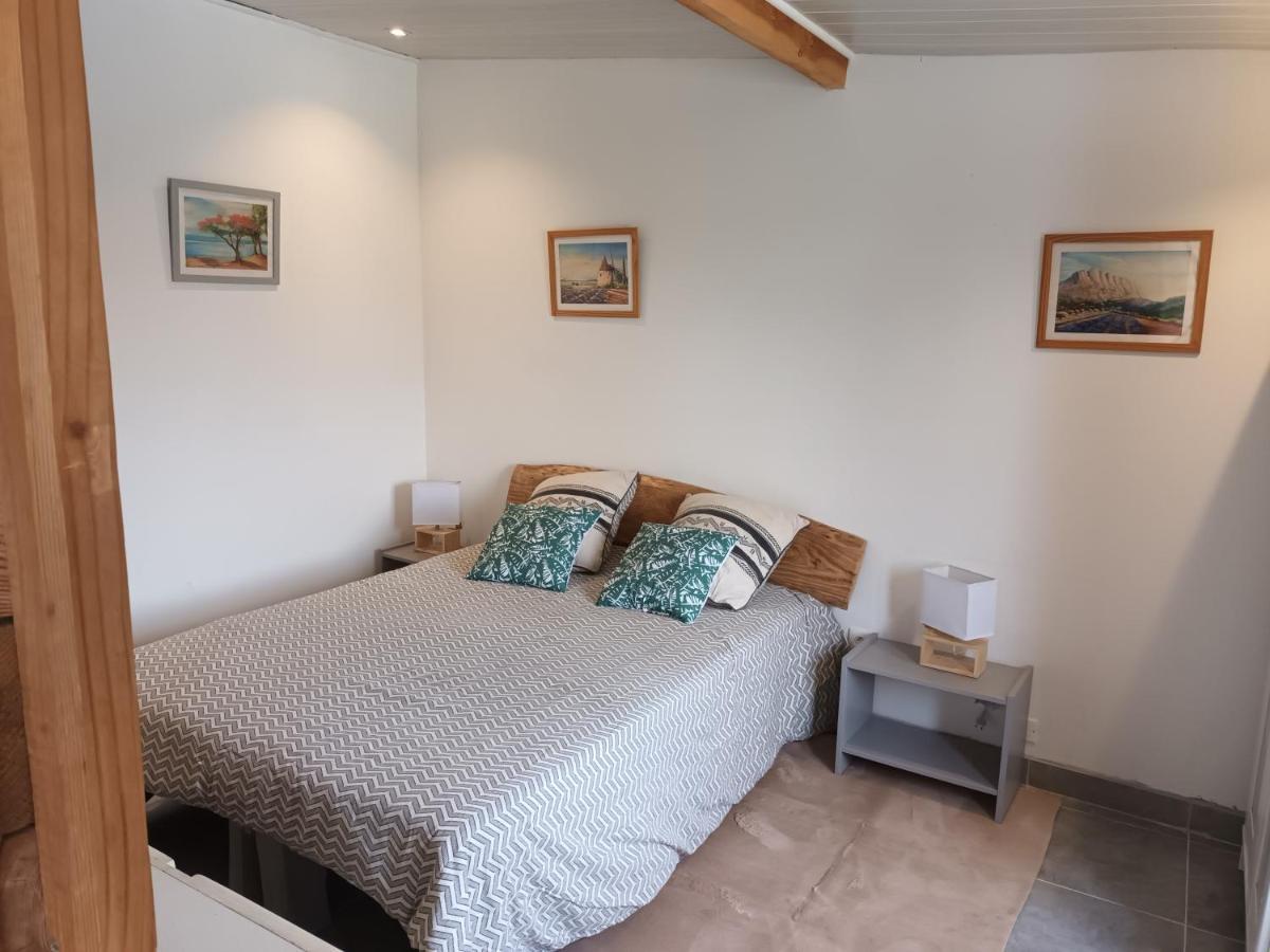 Chalet Banane Devant Piscine, A 6Km Du Festival De Piano De La Roque D'Antheron Rognes Zewnętrze zdjęcie