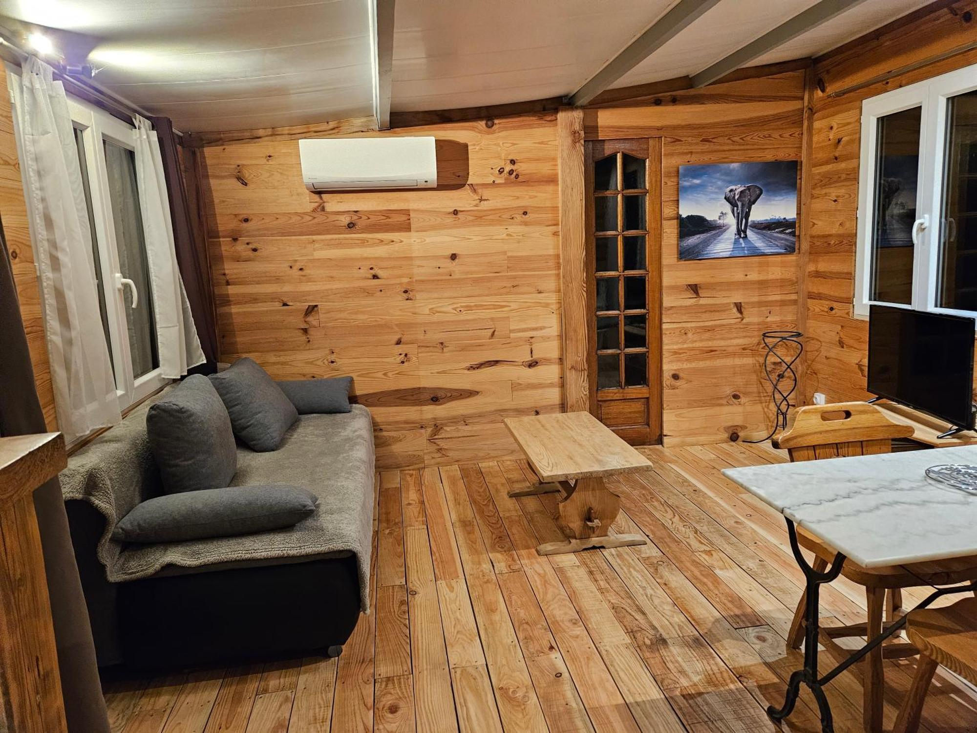 Chalet Banane Devant Piscine, A 6Km Du Festival De Piano De La Roque D'Antheron Rognes Zewnętrze zdjęcie