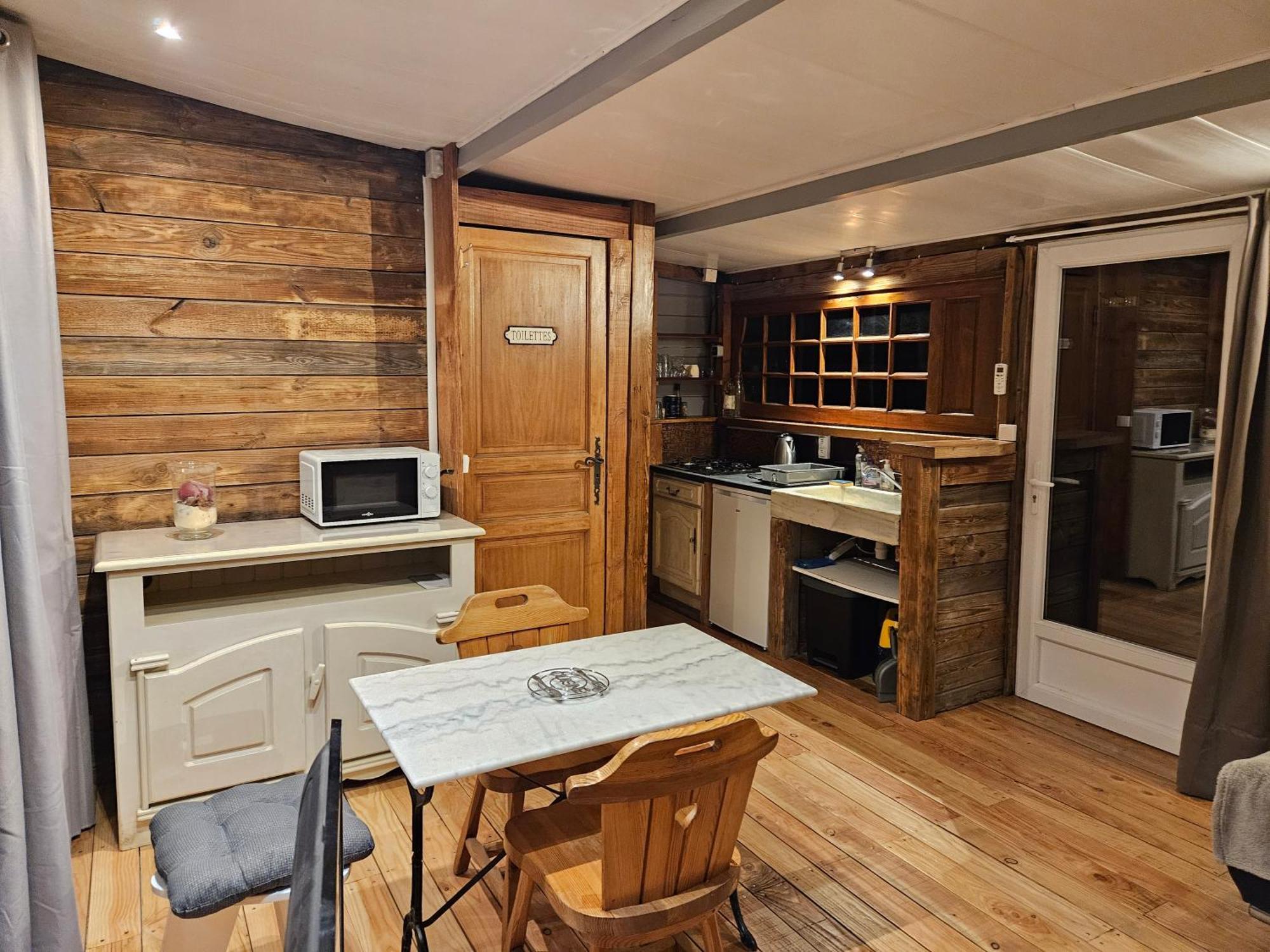 Chalet Banane Devant Piscine, A 6Km Du Festival De Piano De La Roque D'Antheron Rognes Zewnętrze zdjęcie